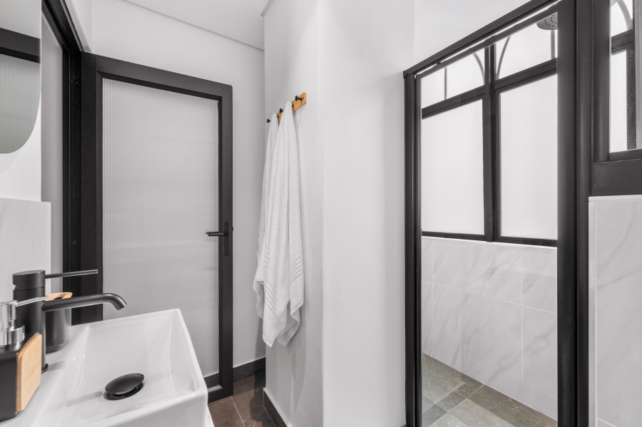 To Let 1 Bedroom Property for Rent in De Waterkant Western Cape